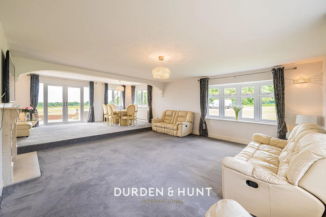 Manor Road, Lambourne End, RM4, photo 8
