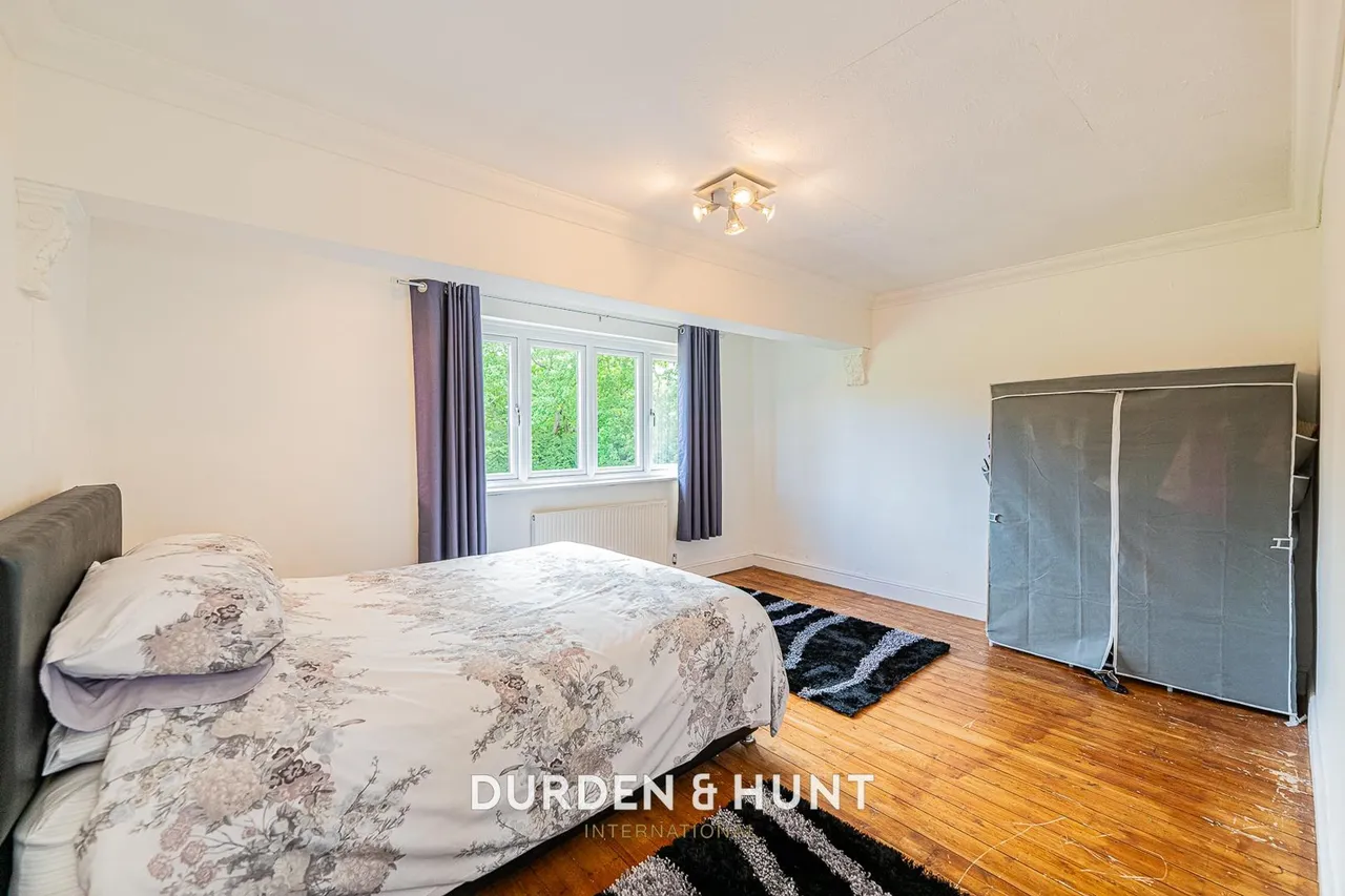 Manor Road, Lambourne End, RM4, photo 28