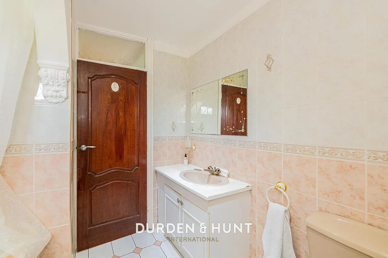 Manor Road, Lambourne End, RM4, photo 37