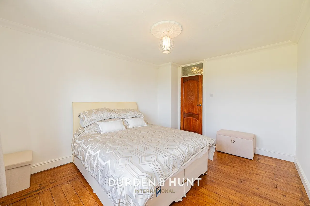 Manor Road, Lambourne End, RM4, photo 33