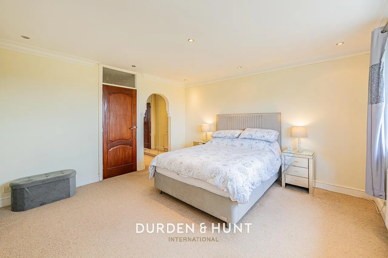 Manor Road, Lambourne End, RM4, photo 21