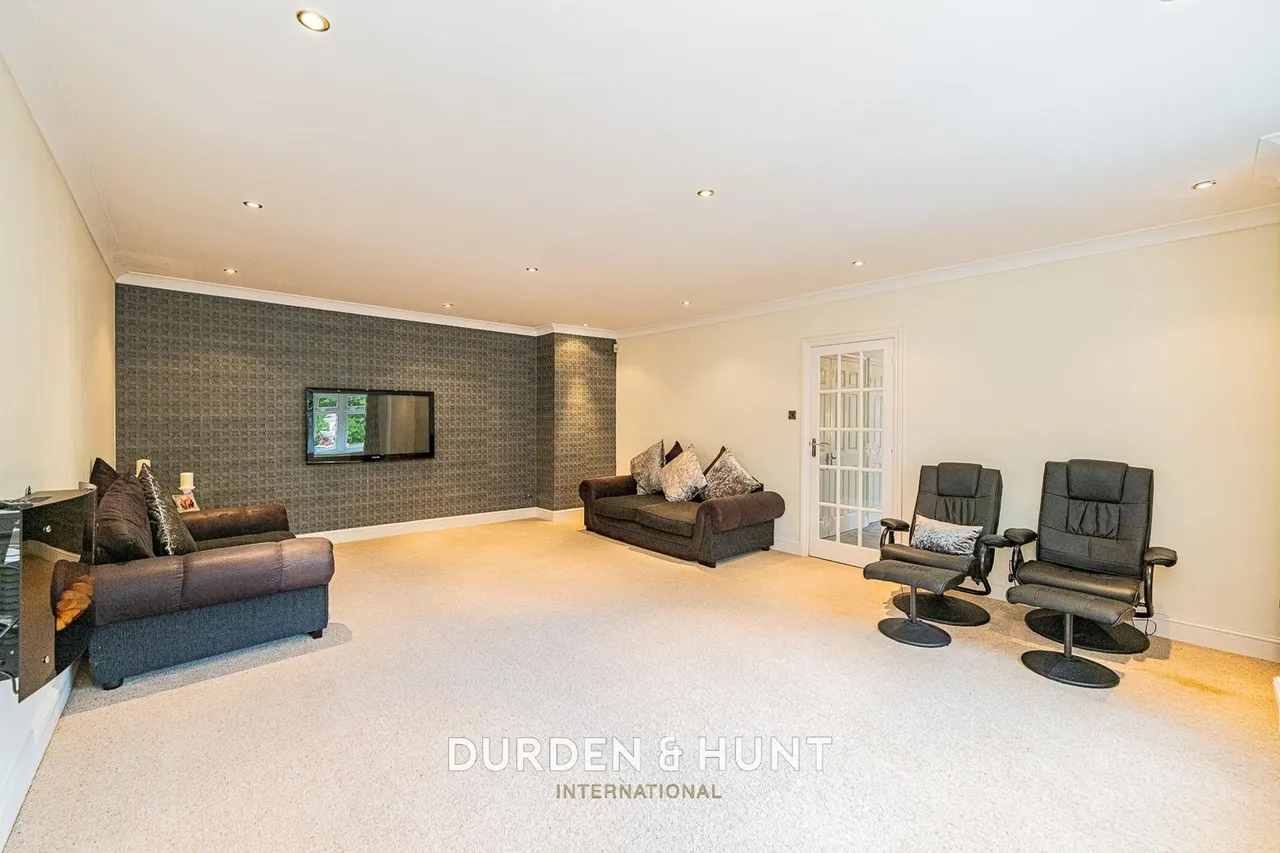 Manor Road, Lambourne End, RM4, photo 12