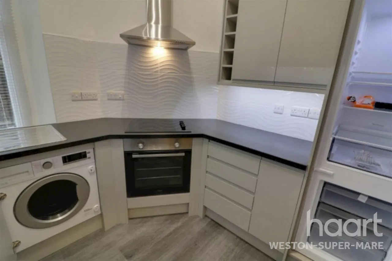 Grove Park Road, BS23, photo 4