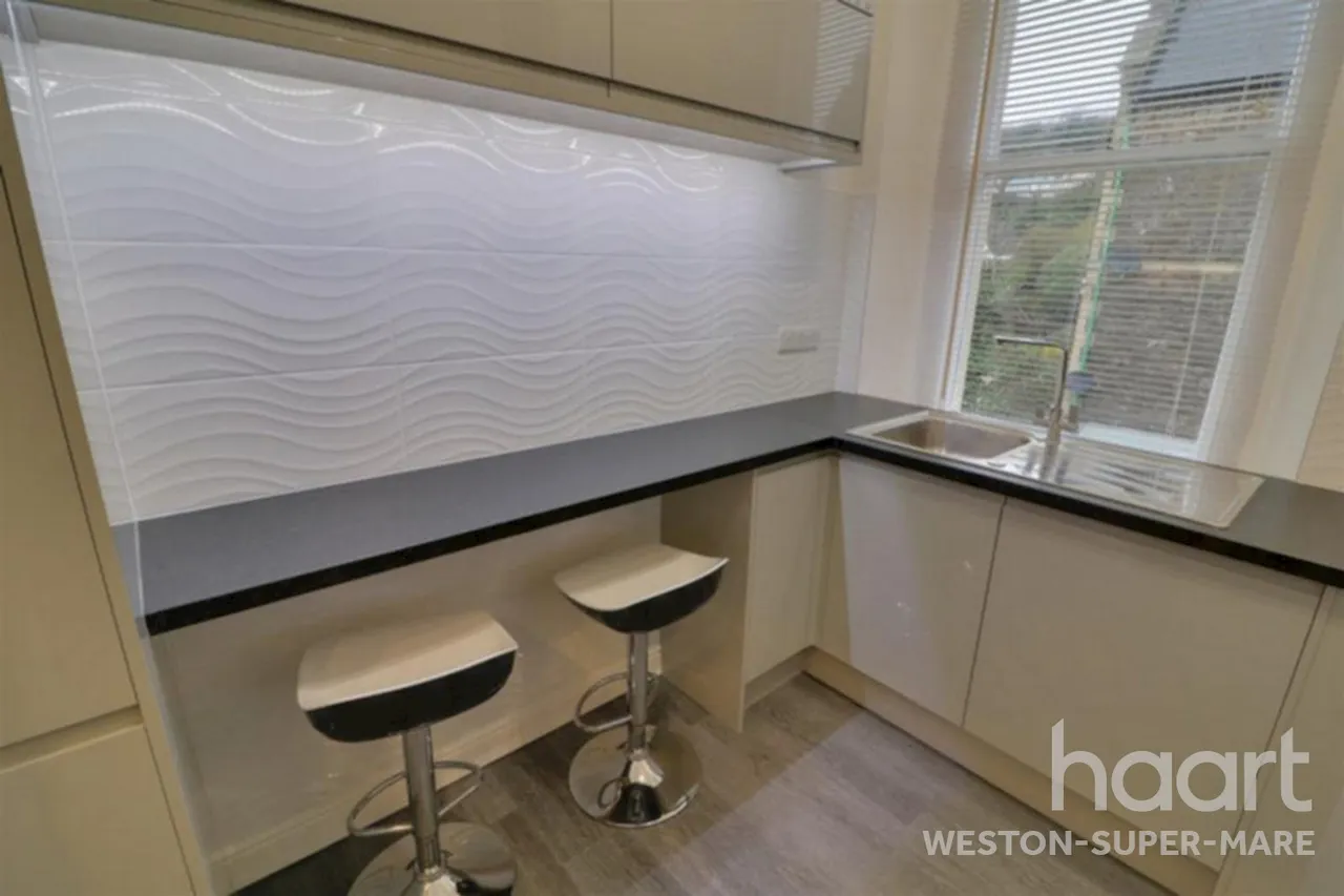 Grove Park Road, BS23, photo 6