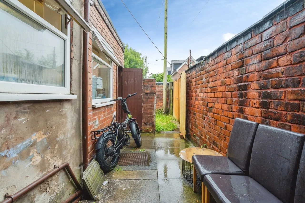 Elizabeth Street, Manchester, M46, photo 19