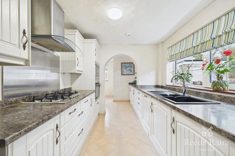 Devonshire Drive, North Anston, South Yorkshire, S25, photo 6
