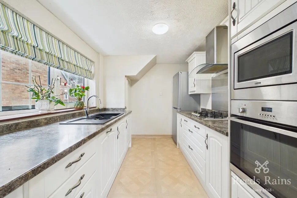 Devonshire Drive, North Anston, South Yorkshire, S25, photo 4