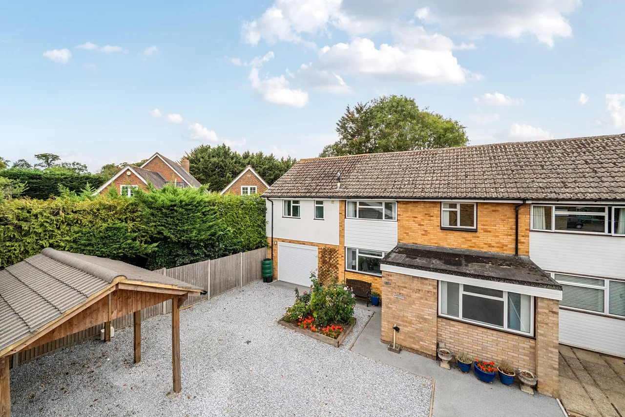 5 bed house for sale — Wood Close, Windsor, SL4