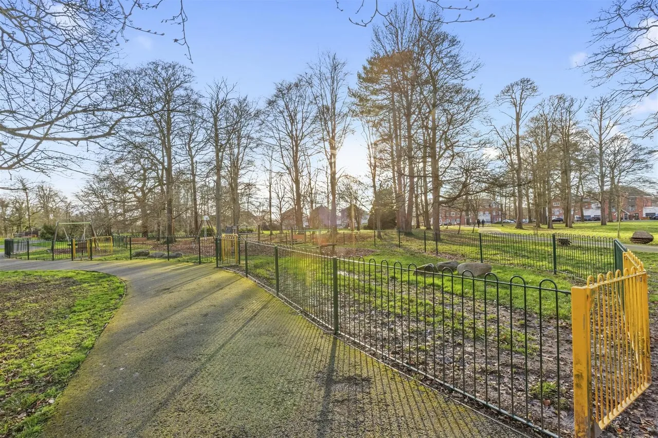 Deyoung Way, High Wycombe, HP11, photo 6