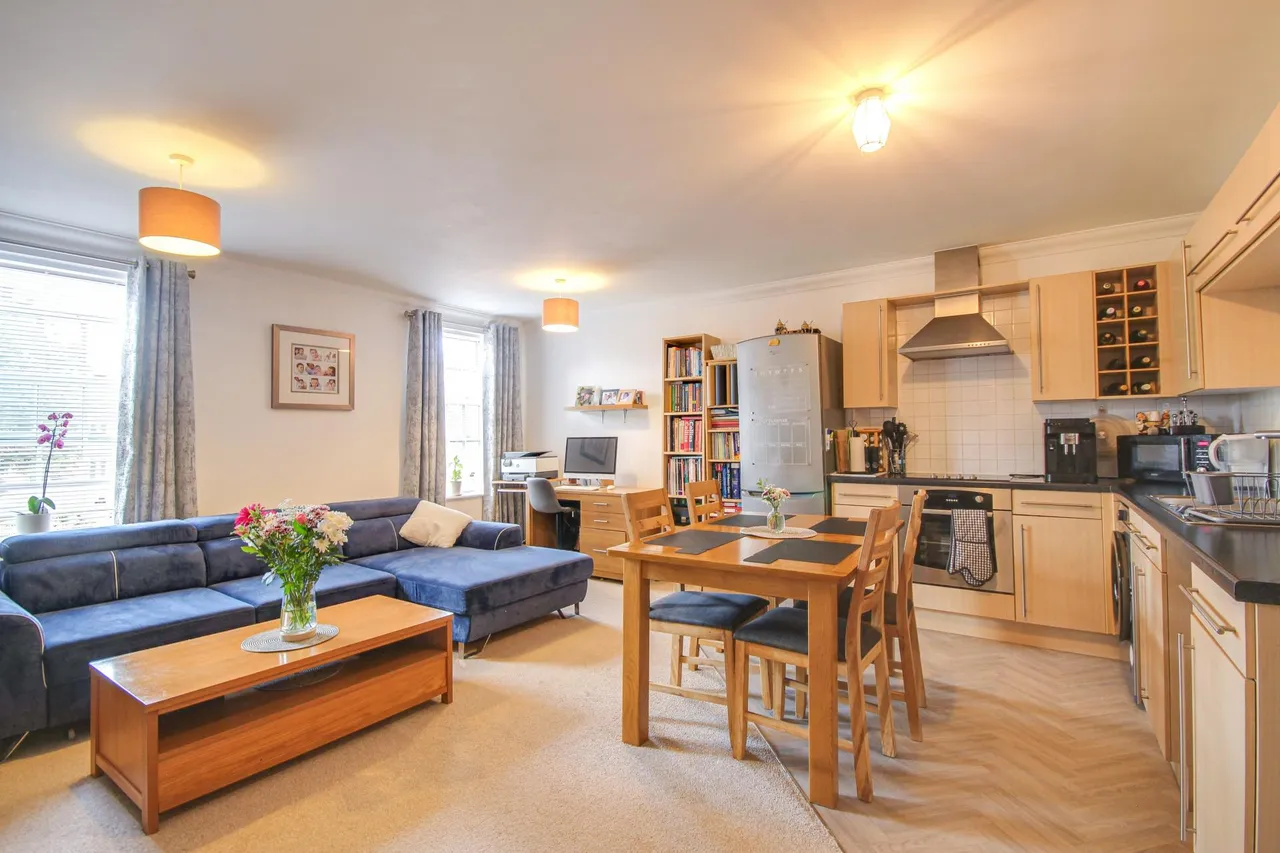 Harescombe Drive, GRH (Gloucestershire Royal Hospital), Gloucester, GL1, photo 8