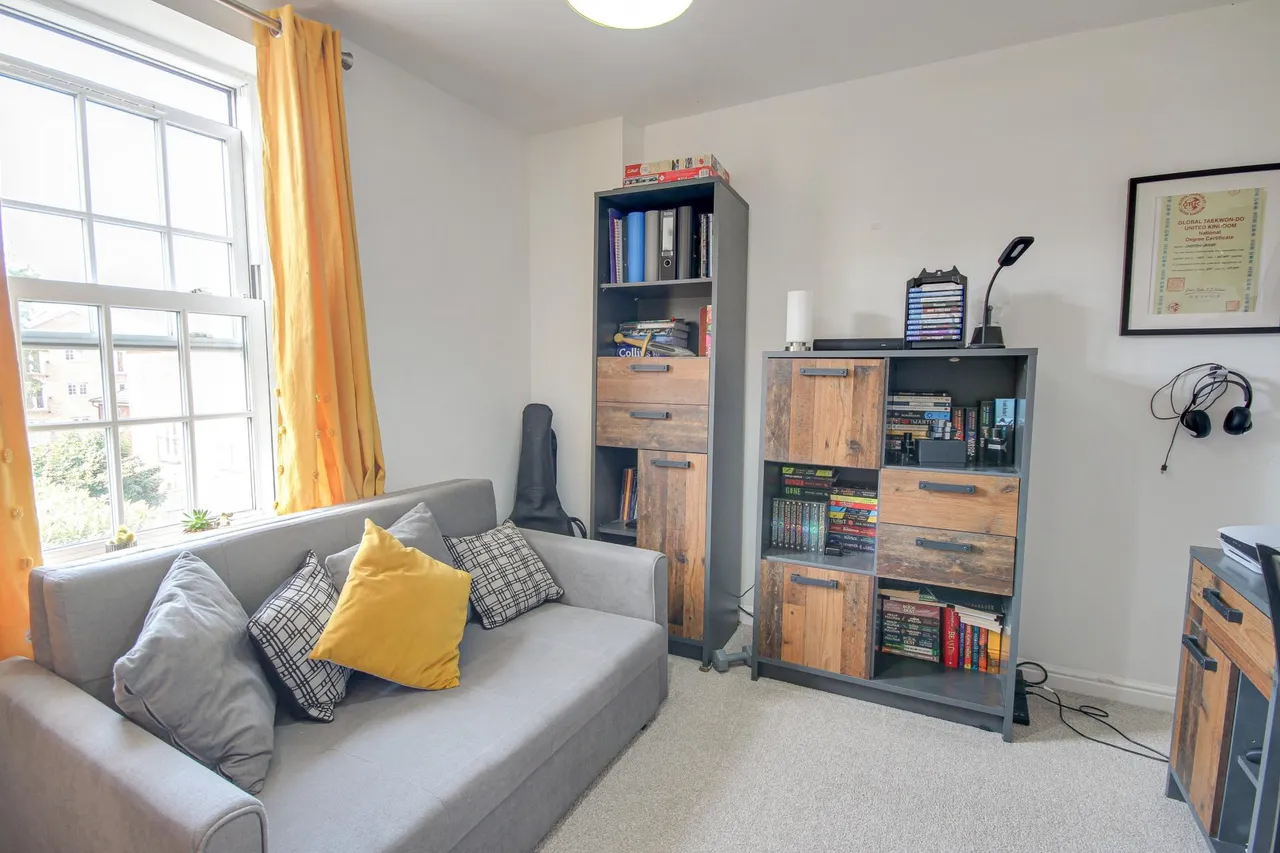 Harescombe Drive, GRH (Gloucestershire Royal Hospital), Gloucester, GL1, photo 5