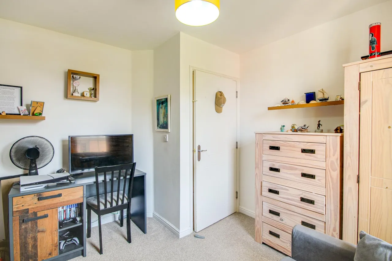 Harescombe Drive, GRH (Gloucestershire Royal Hospital), Gloucester, GL1, photo 6