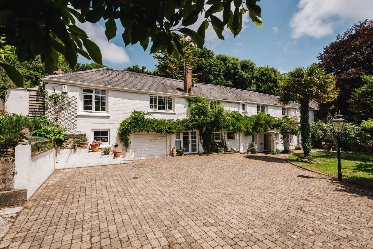 5 bed house for sale, Venton Road, Falmouth, TR11
