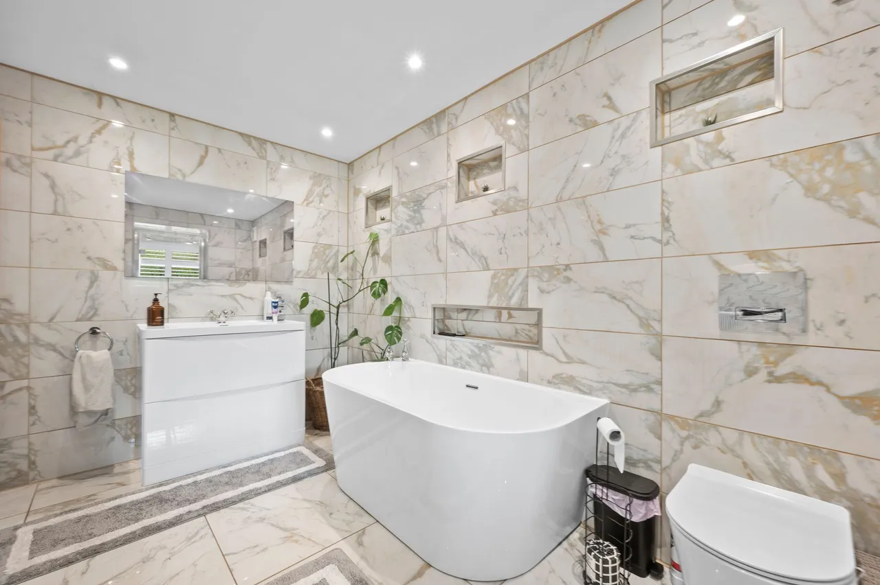 St. Anns Road, St. Helens, WA10, photo 18