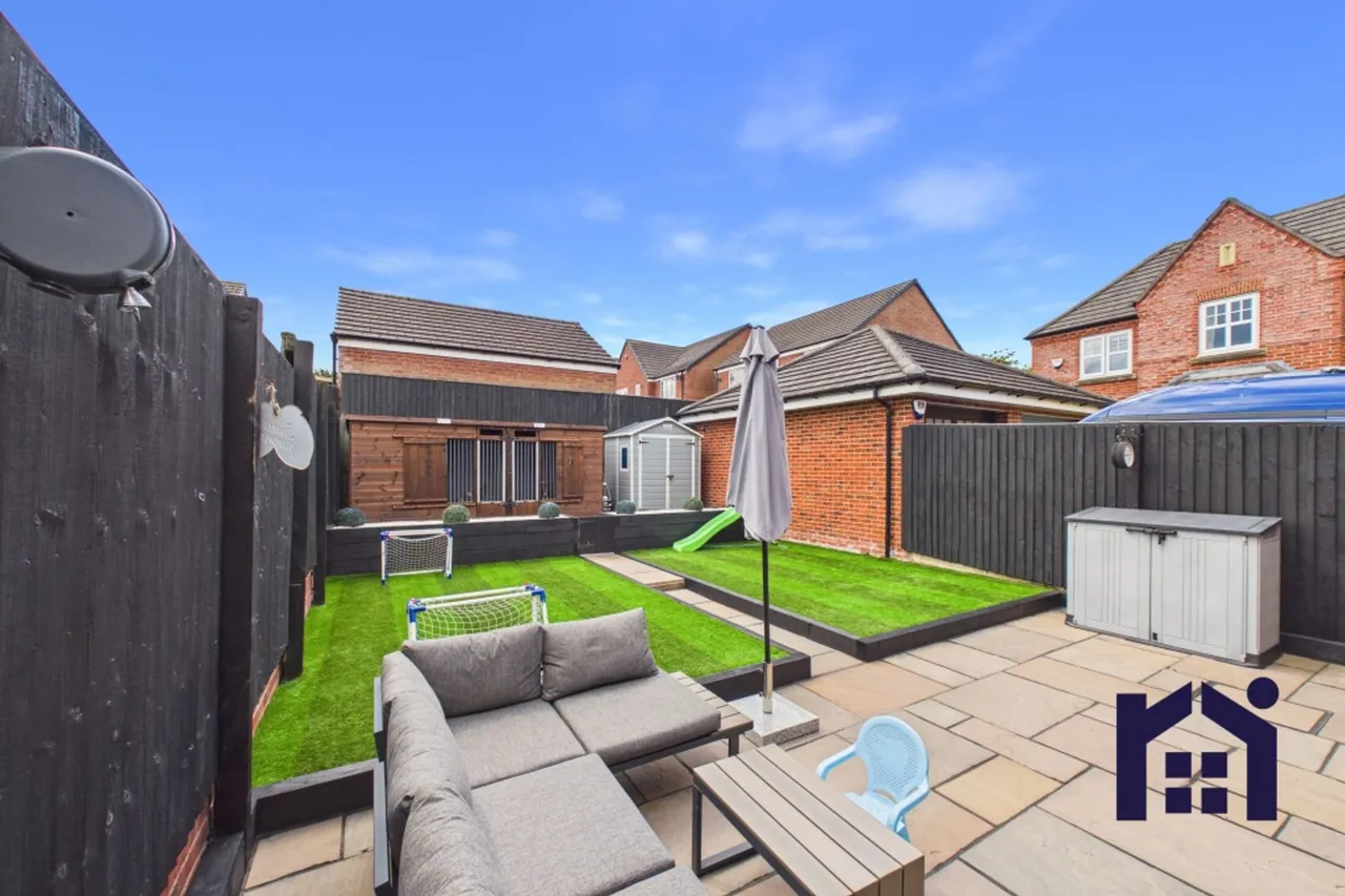 Range Drive, Standish, Wigan, WN6 0GU, photo 17