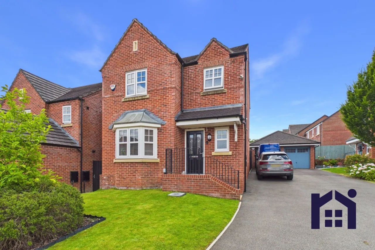 3 bed house for sale — Range Drive, Standish, Wigan, WN6 0GU