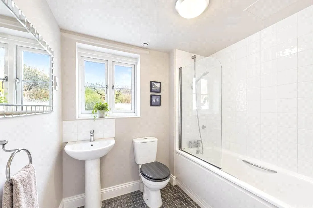 Wiltshire Crescent, Basingstoke, RG22, photo 6