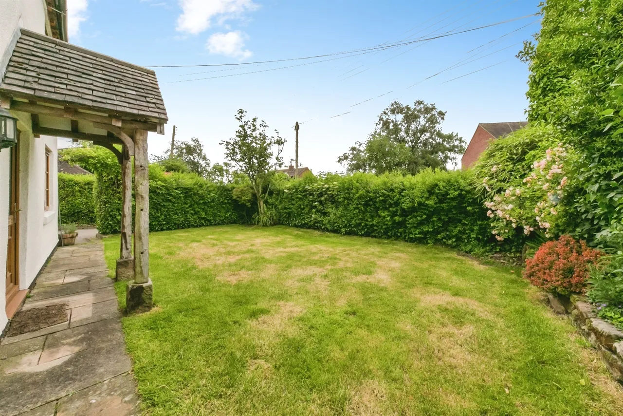 School Lane, Leigh, ST10, photo 18
