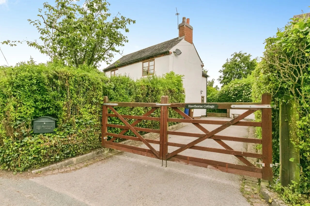 School Lane, Leigh, ST10, photo 17