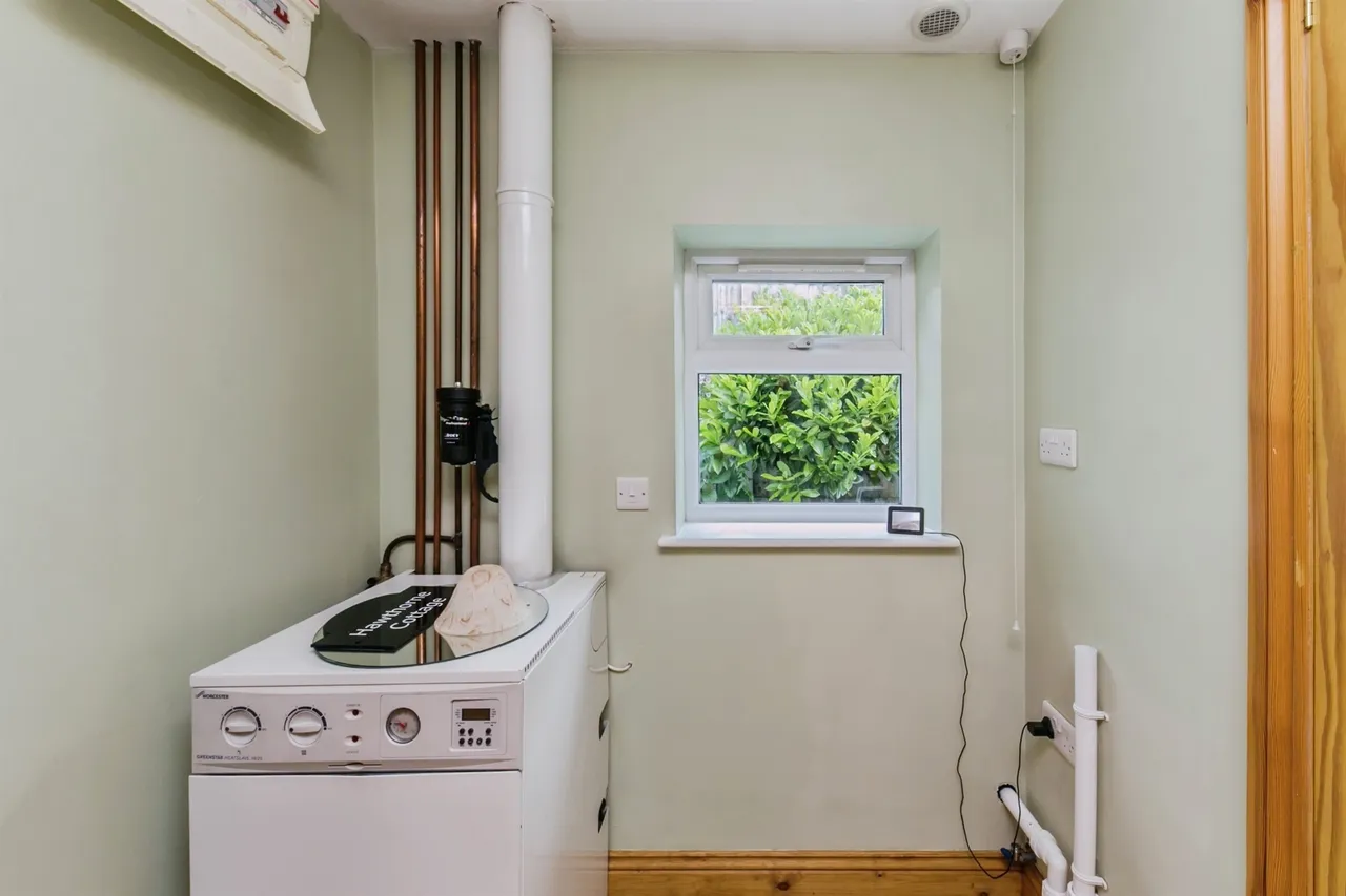 School Lane, Leigh, ST10, photo 6