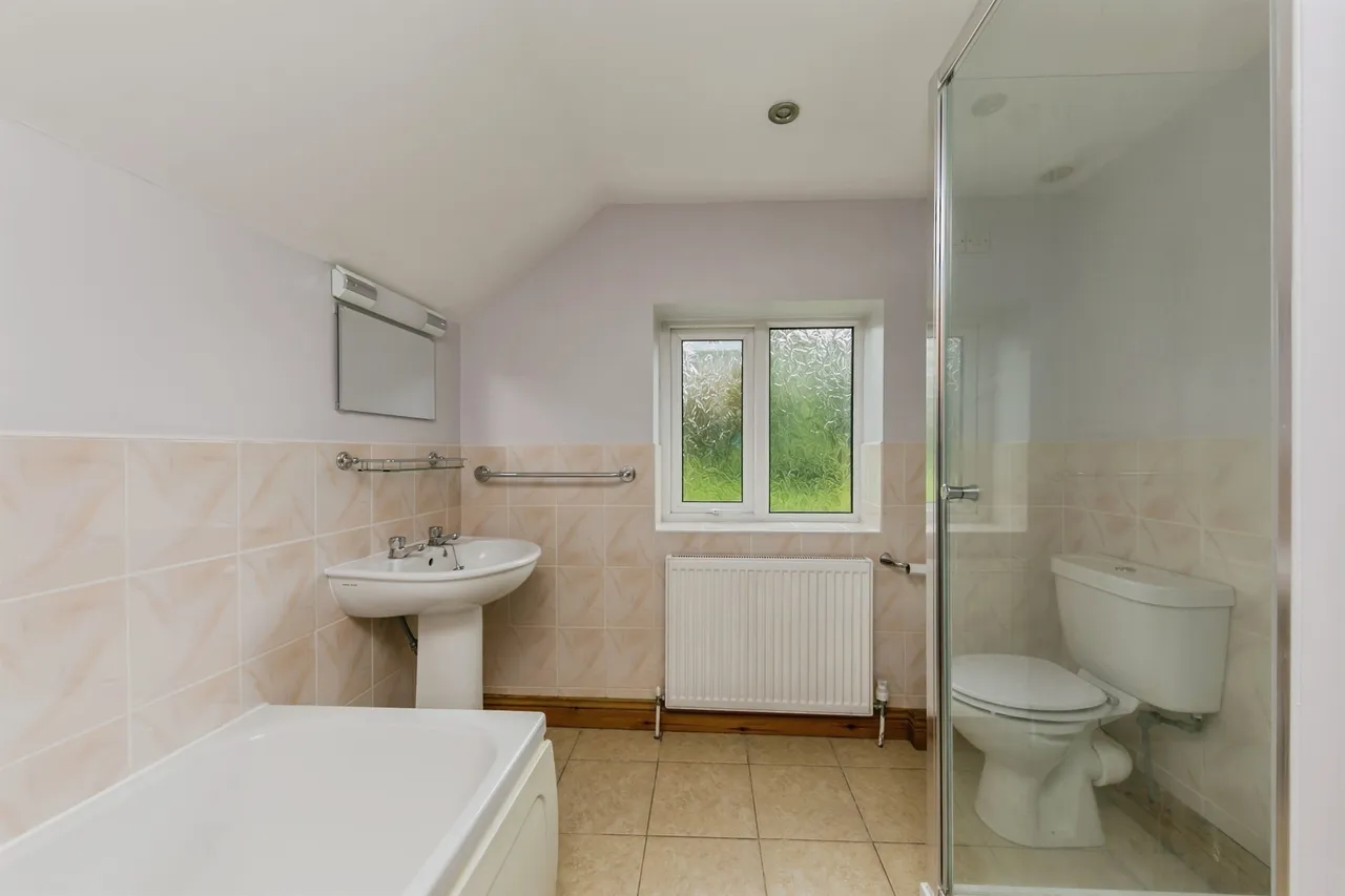 School Lane, Leigh, ST10, photo 11