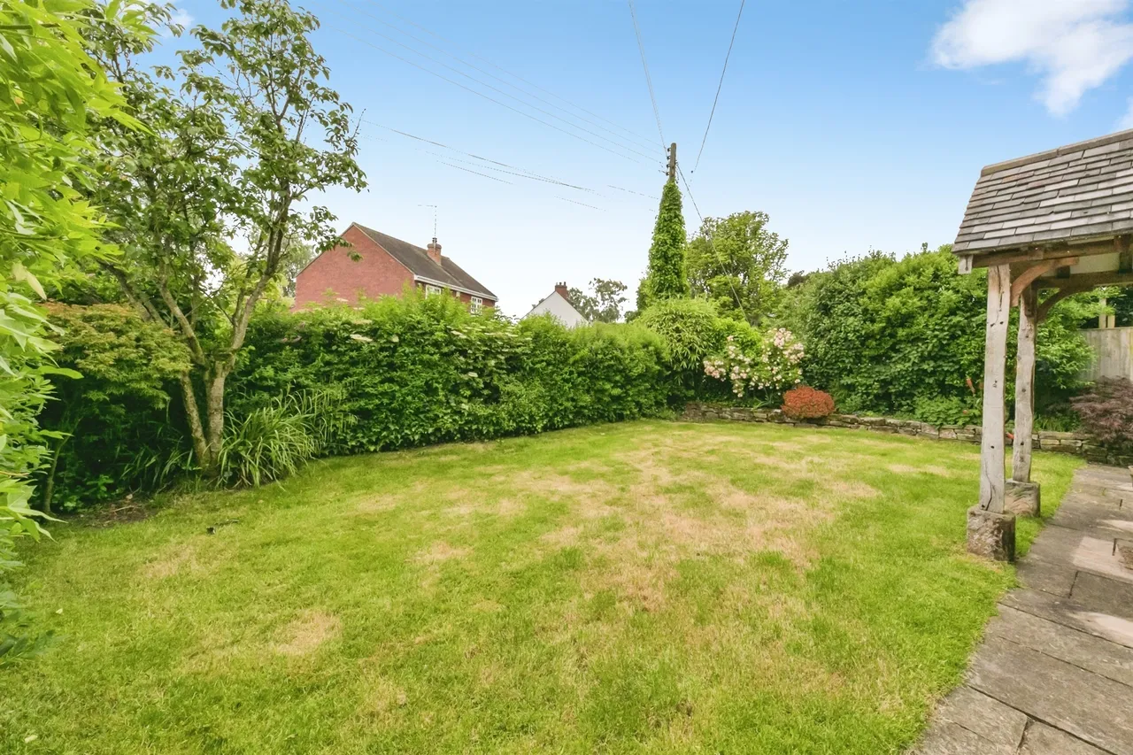 School Lane, Leigh, ST10, photo 15