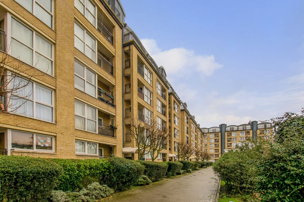 2 bed flat for sale — 51 Christian Court, Rotherhithe Street, London