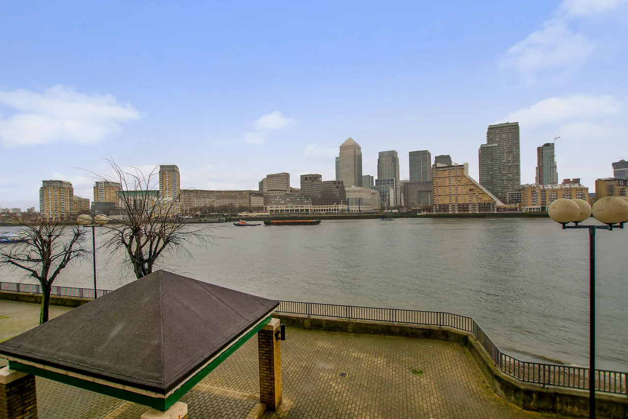 51 Christian Court, Rotherhithe Street, London, photo 11