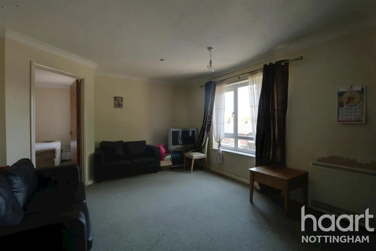 Brook Court, NG7, photo 3