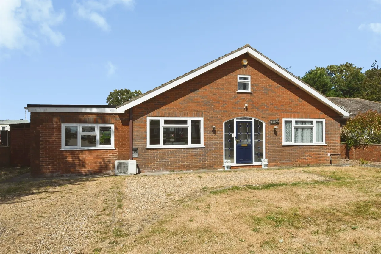 3 bed house for sale — Hawthorn Hill, Dogdyke, LINCOLN