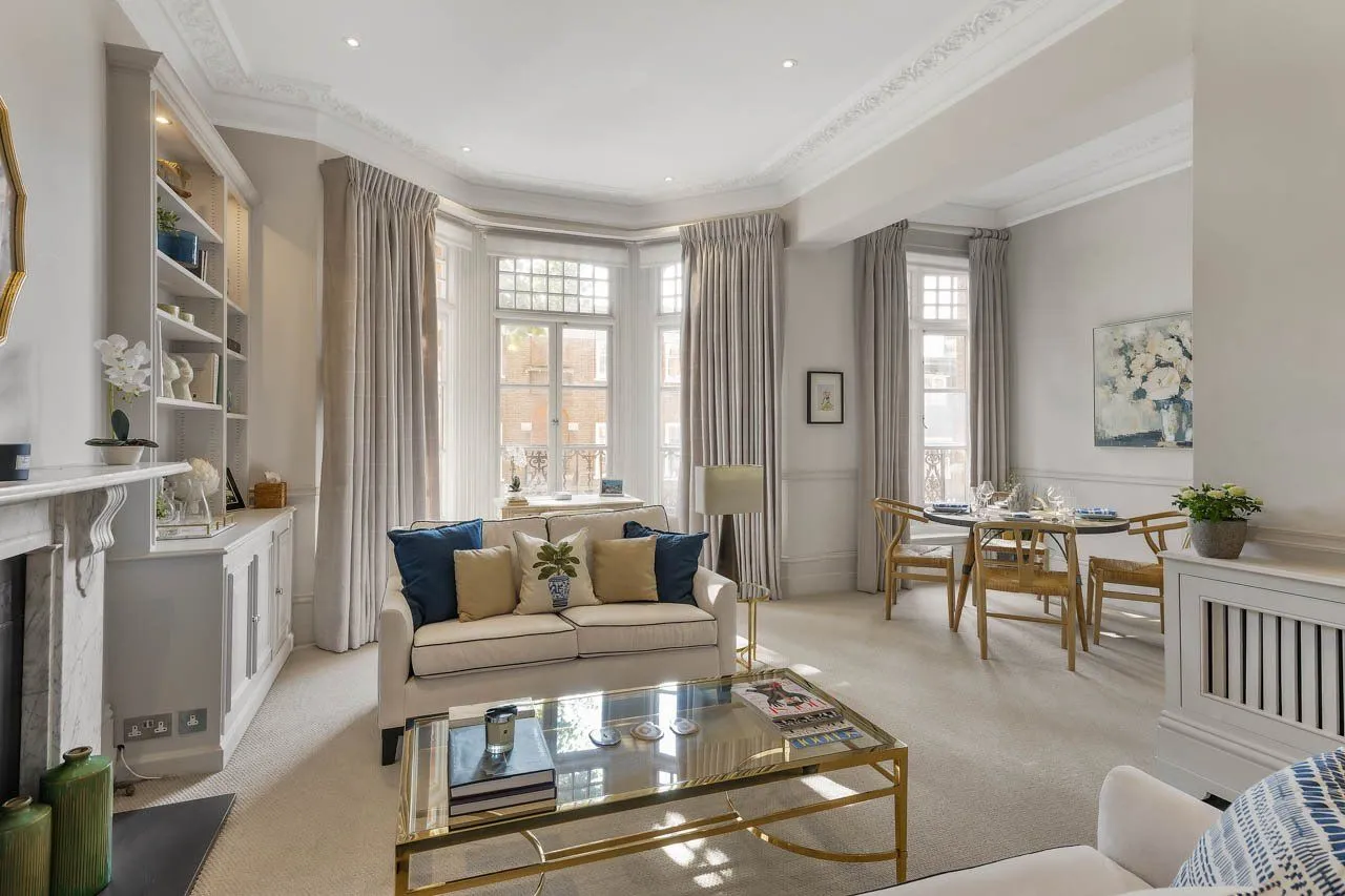 3 bed flat for sale — Tite Street, London, SW3 4JR