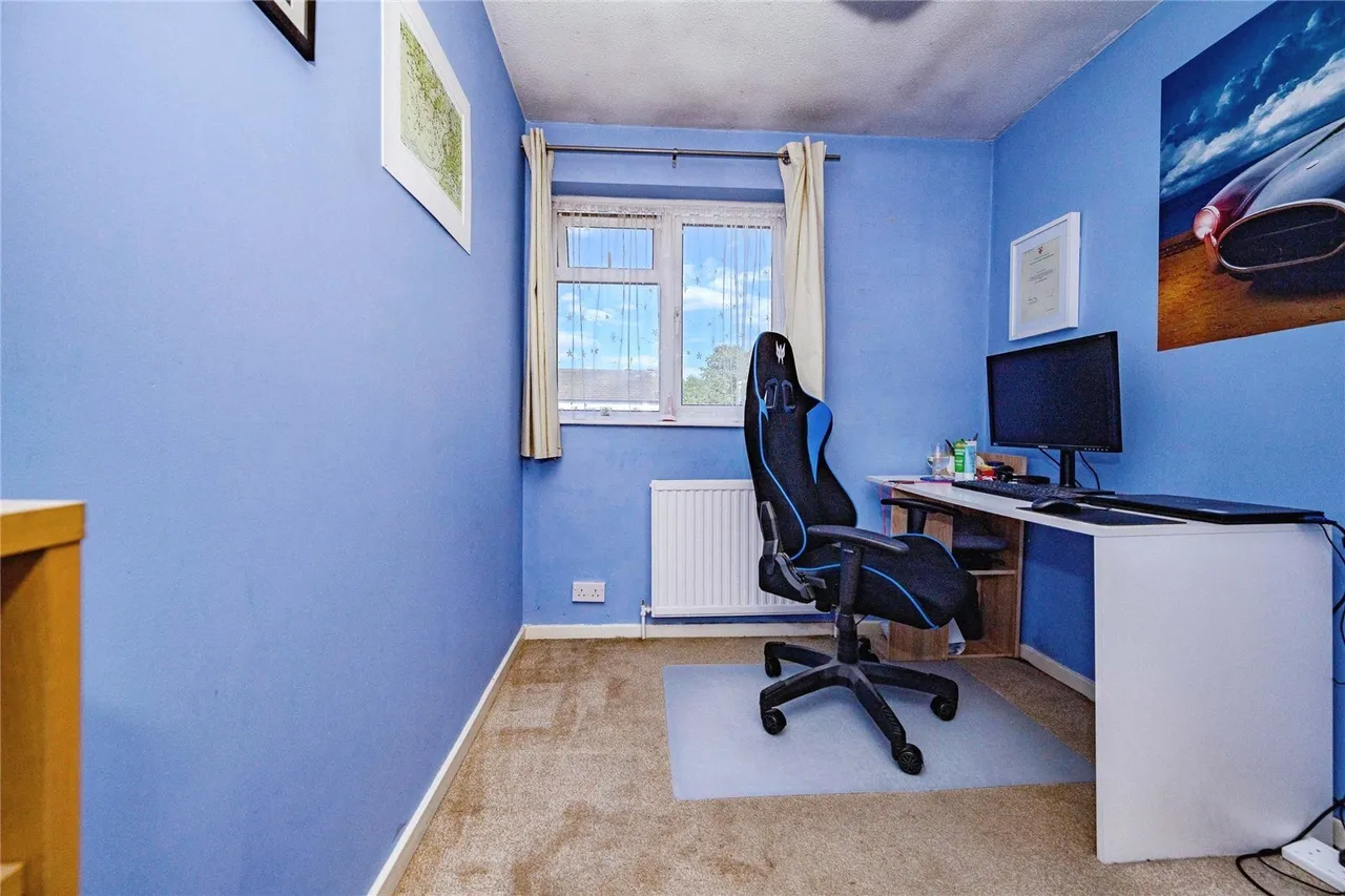 Bromley Gardens, Houghton Regis, Dunstable, Bedfordshire, LU5, photo 10