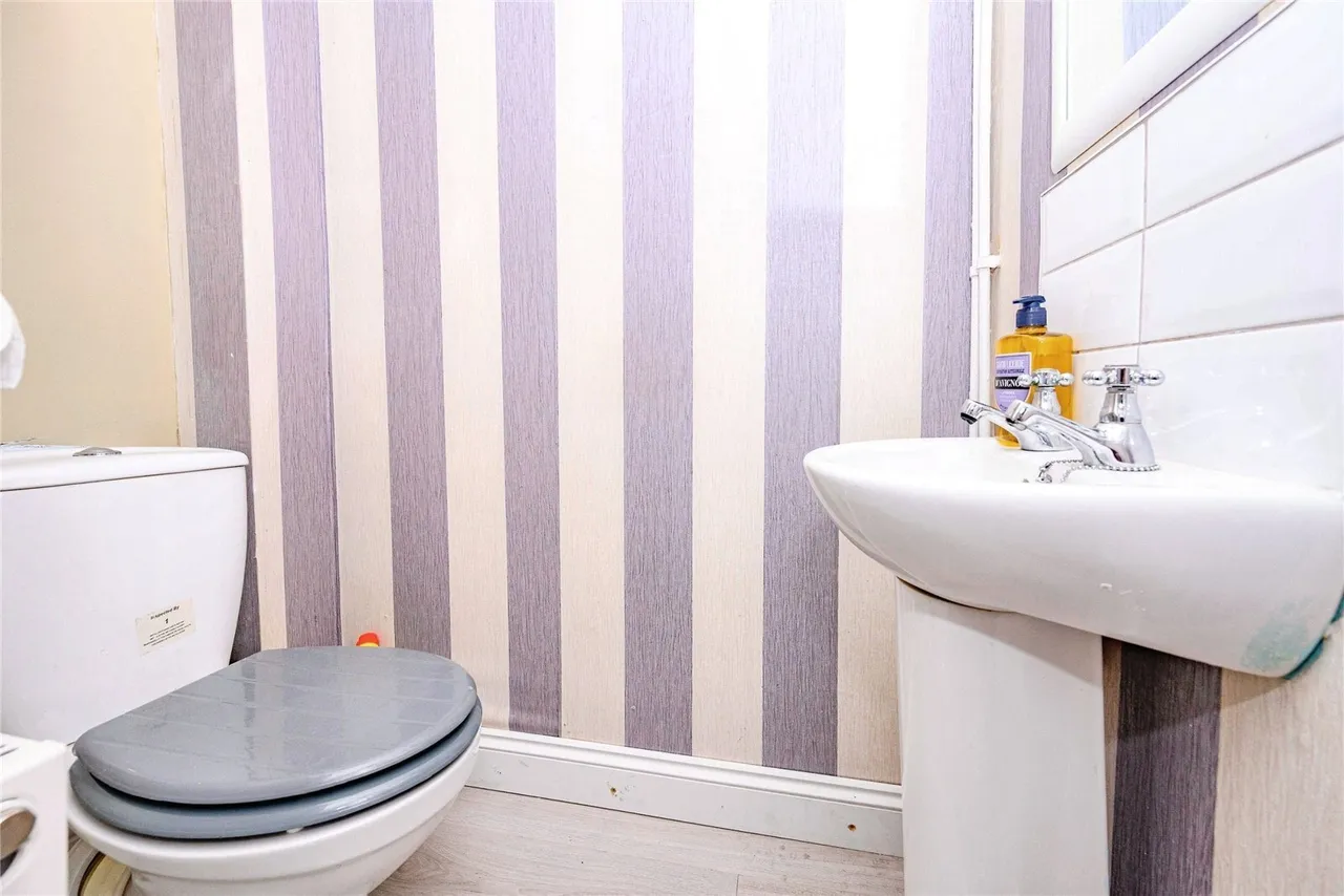 Bromley Gardens, Houghton Regis, Dunstable, Bedfordshire, LU5, photo 7