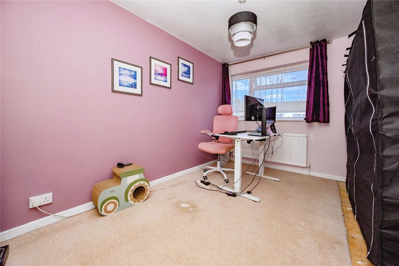 Bromley Gardens, Houghton Regis, Dunstable, Bedfordshire, LU5, photo 9