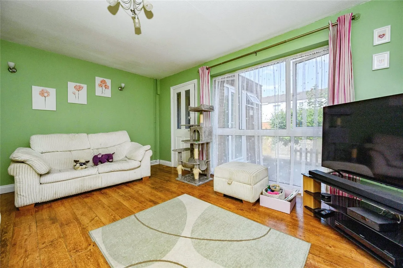Bromley Gardens, Houghton Regis, Dunstable, Bedfordshire, LU5, photo 4