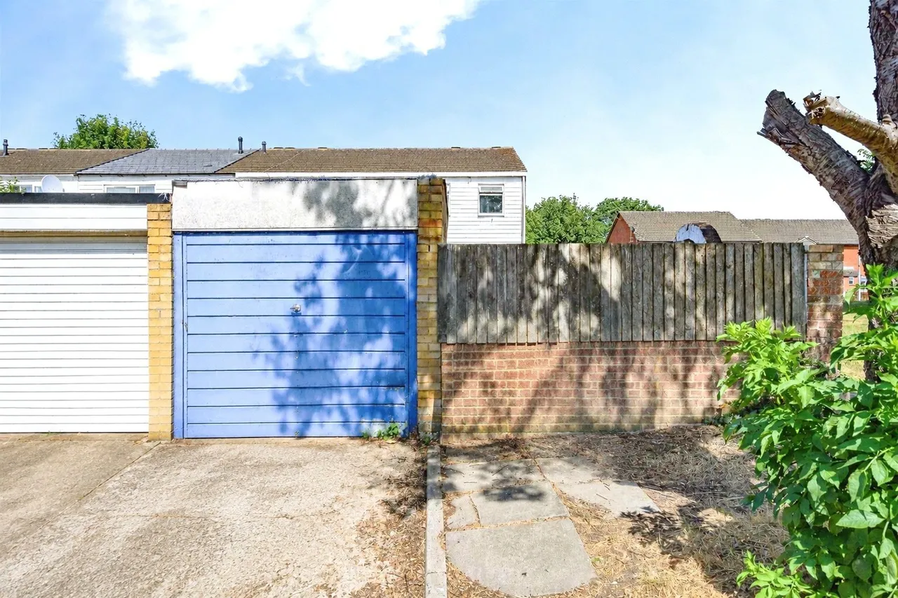 Bromley Gardens, Houghton Regis, Dunstable, Bedfordshire, LU5, photo 14