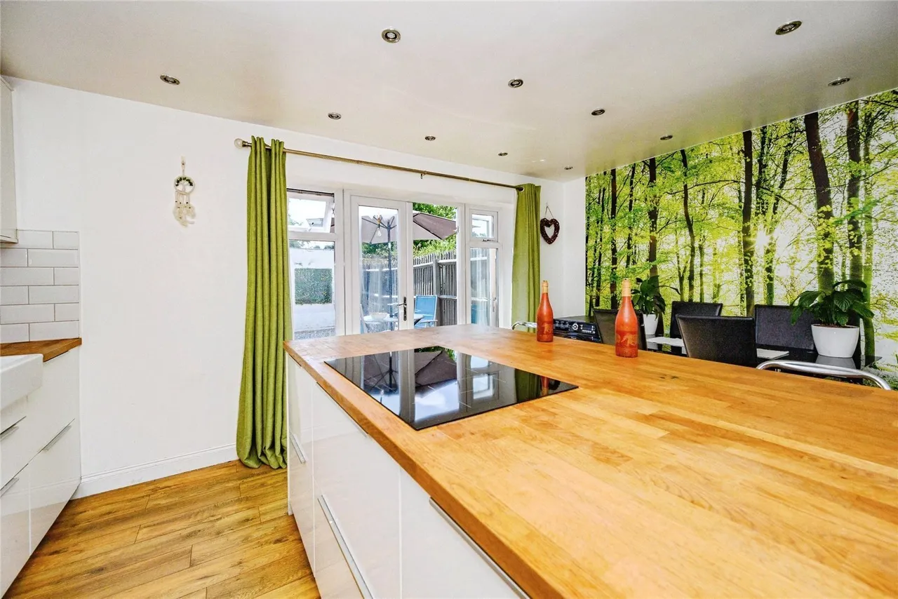 Bromley Gardens, Houghton Regis, Dunstable, Bedfordshire, LU5, photo 6