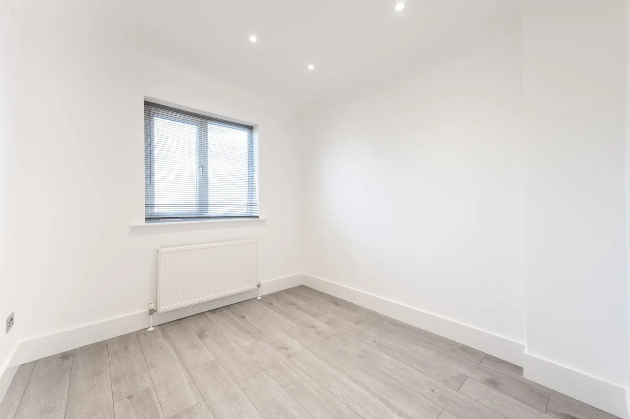 106 Burnley Road, London, photo 8