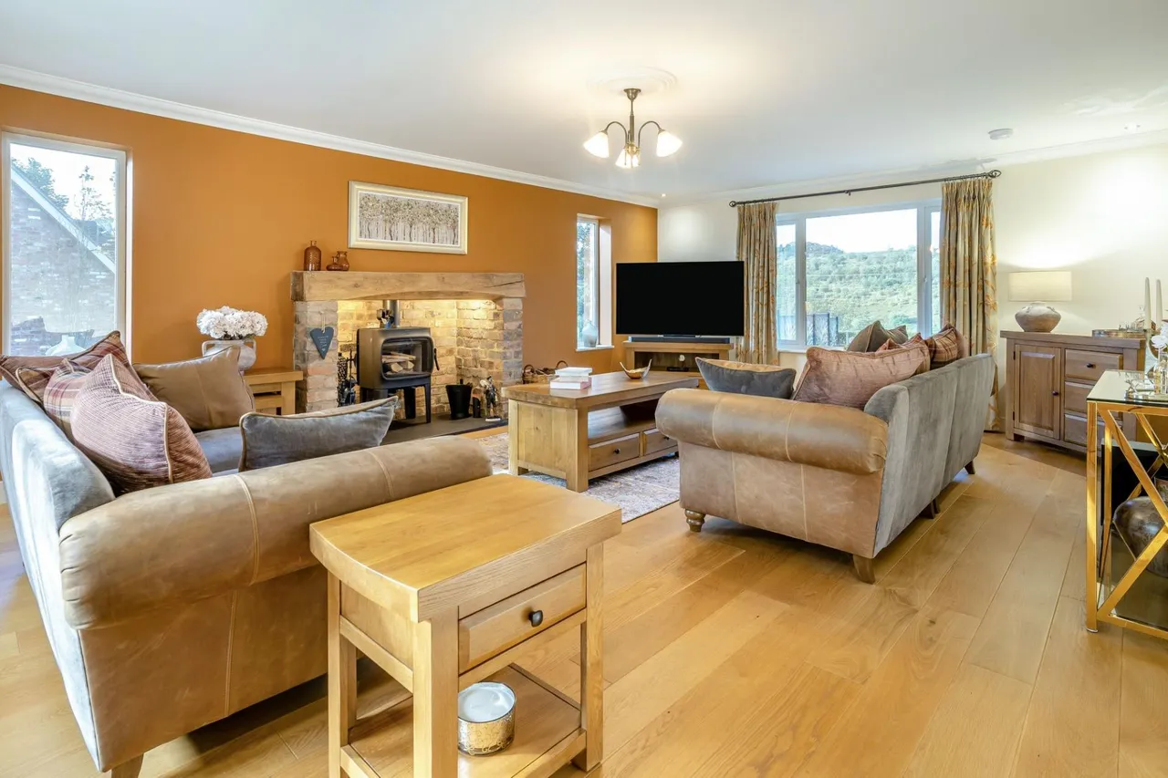 Cardiff Road, Edwardsville, CF46, photo 6