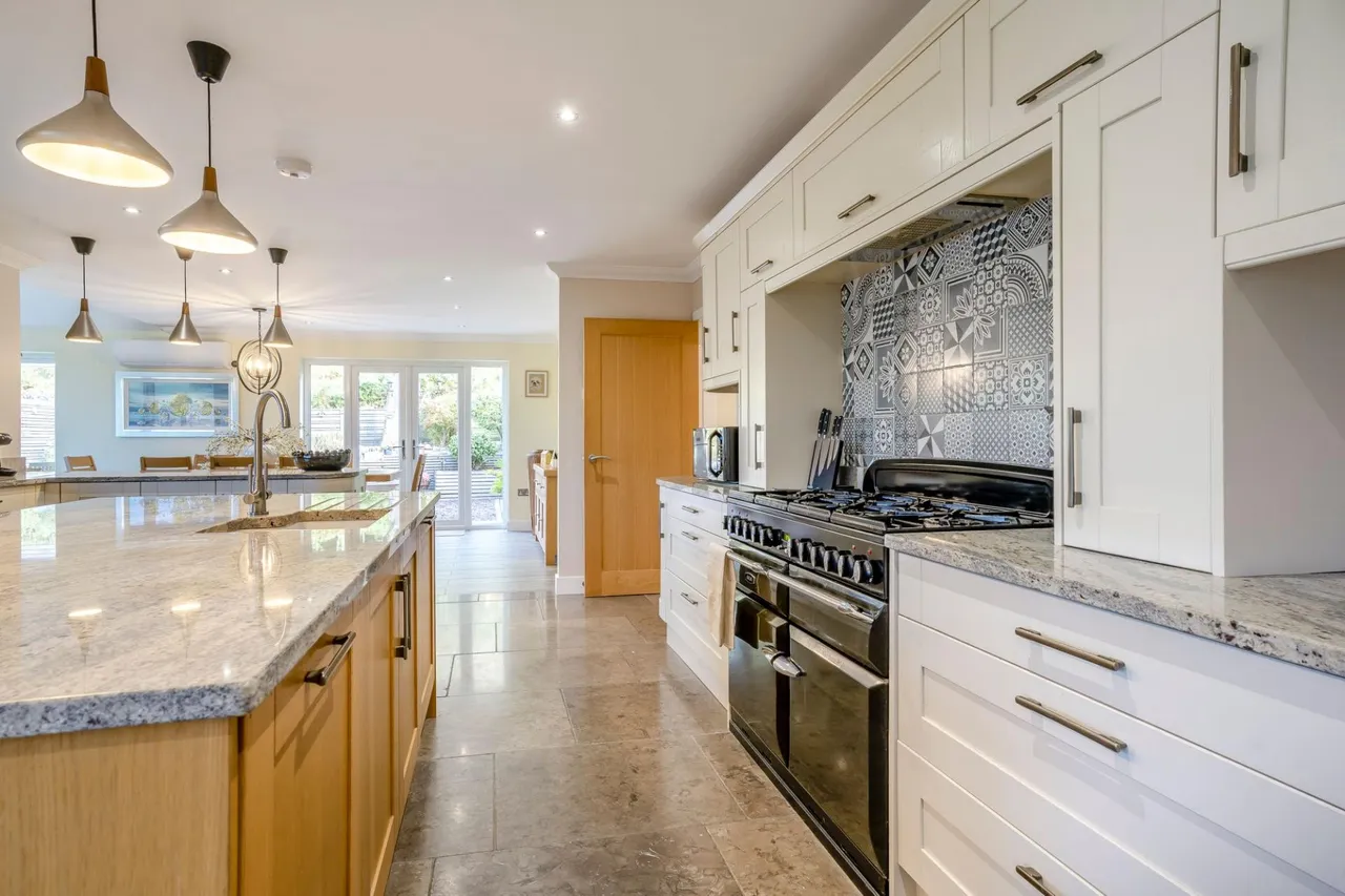Cardiff Road, Edwardsville, CF46, photo 9