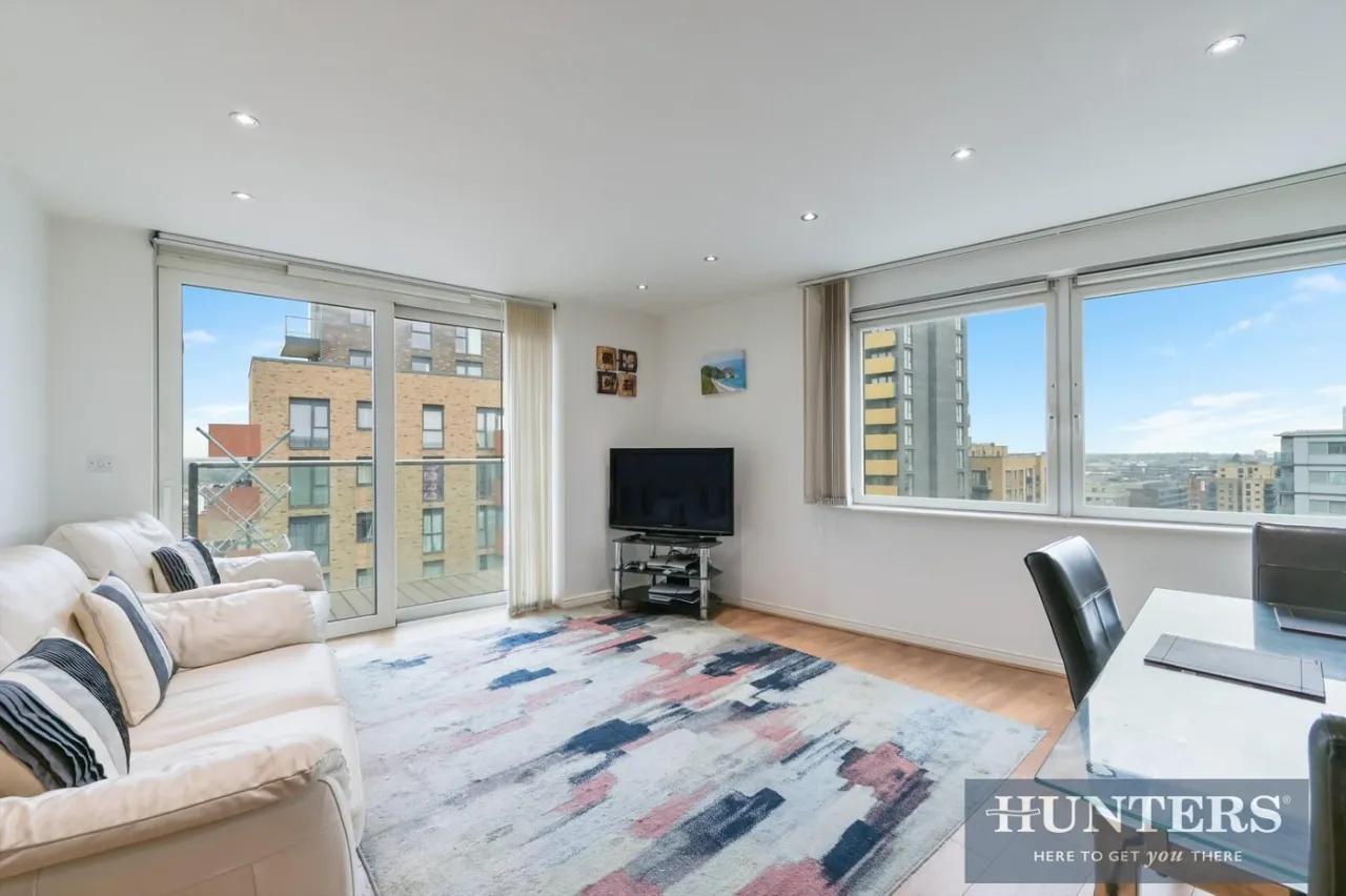 2 bed flat for sale — Prince Regent Road, Hounslow