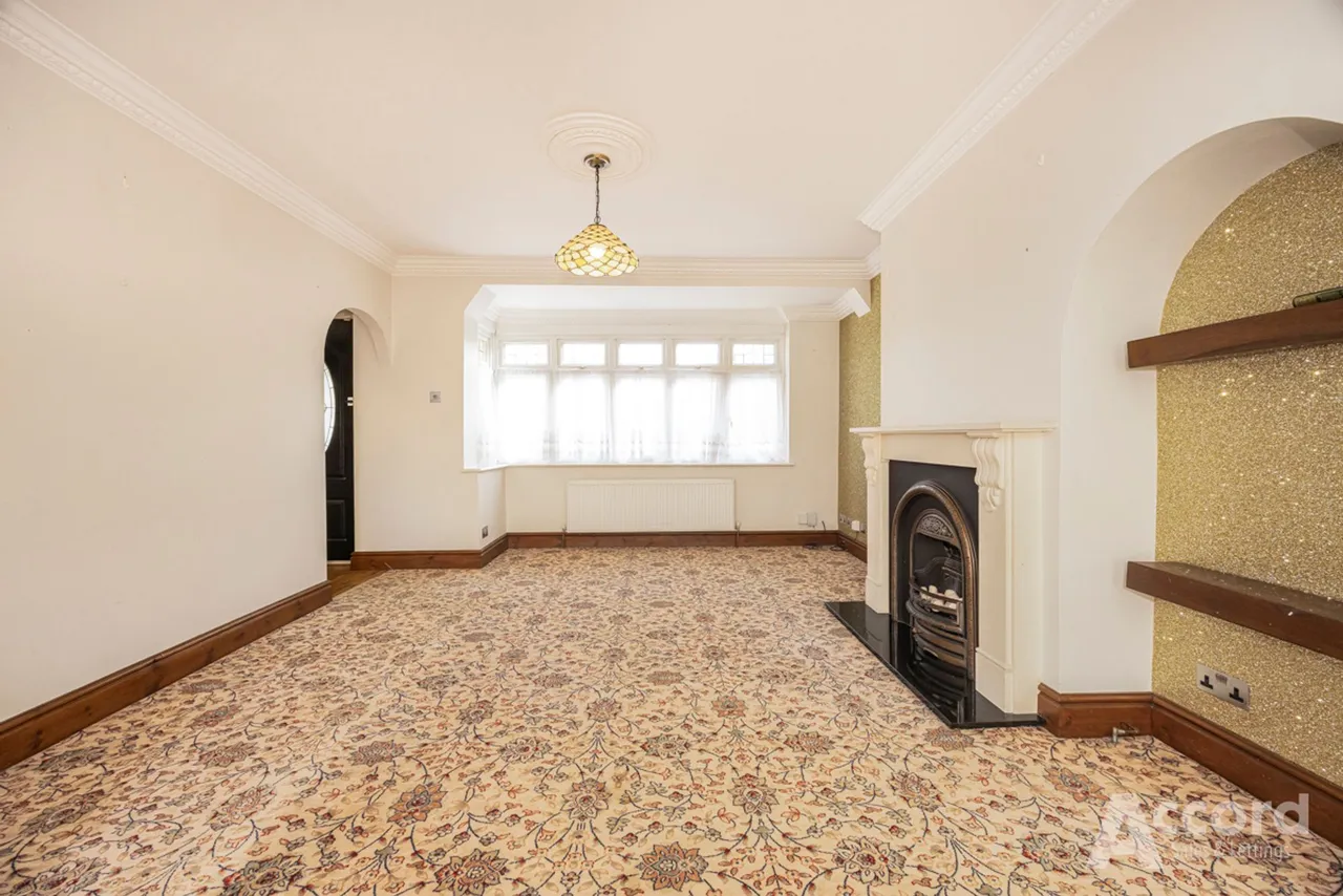 Pettits Boulevard, Romford, RM1, photo 5