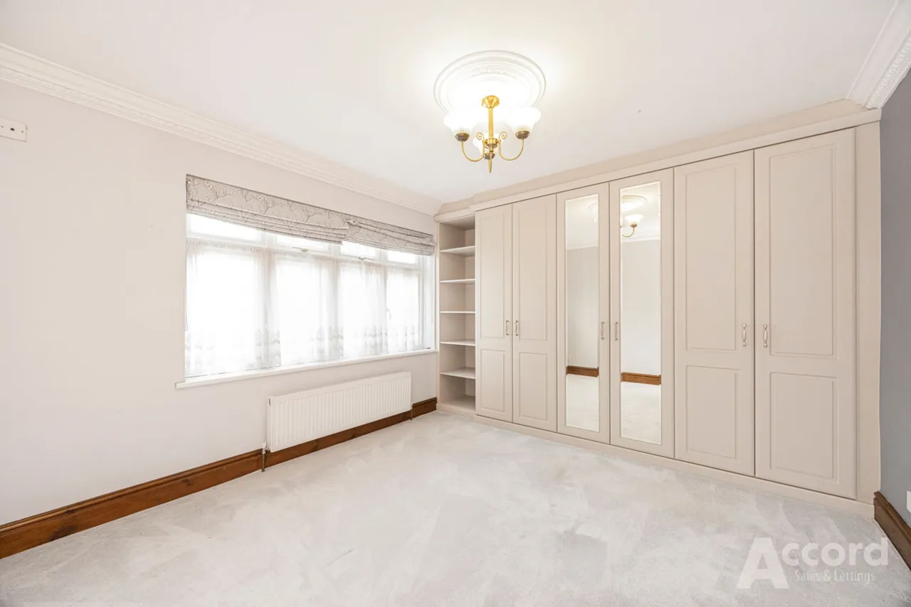 Pettits Boulevard, Romford, RM1, photo 37