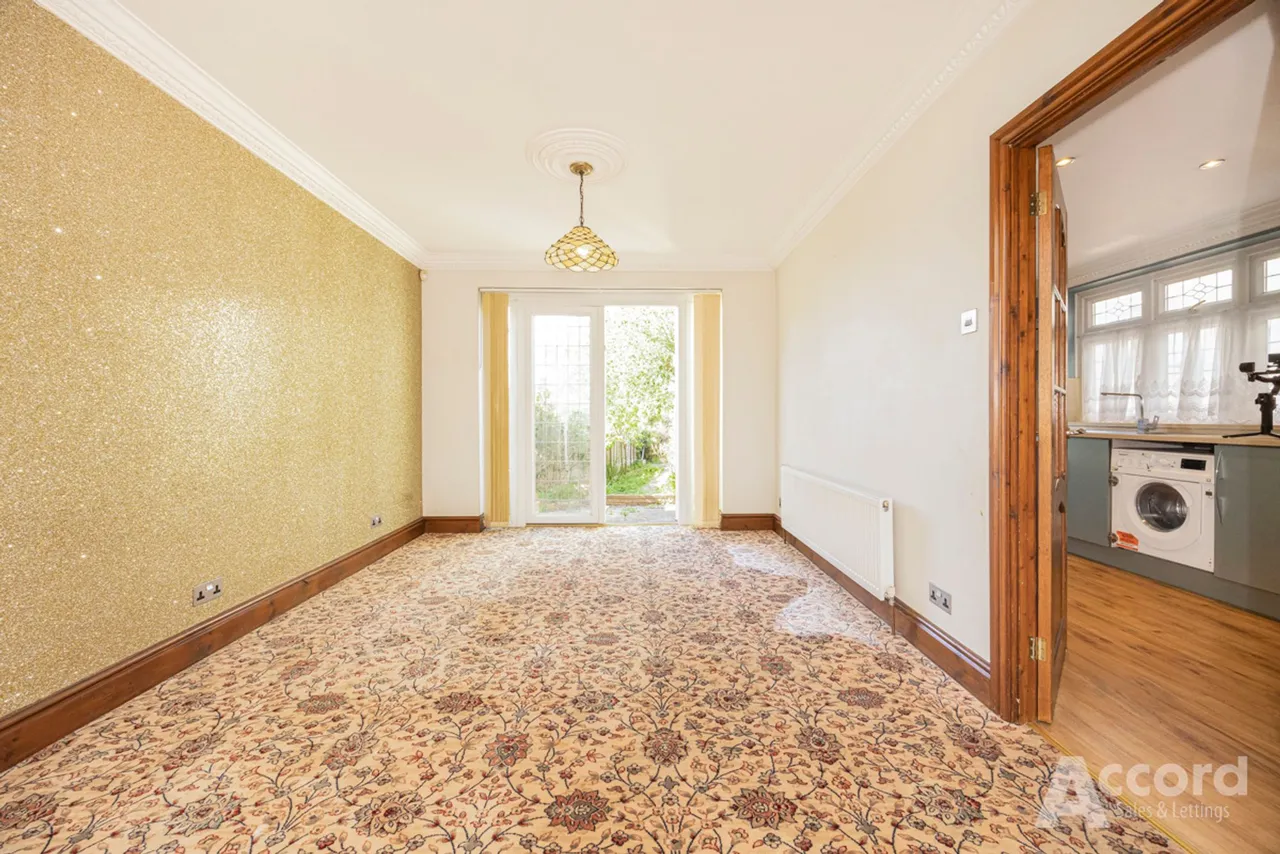 Pettits Boulevard, Romford, RM1, photo 32