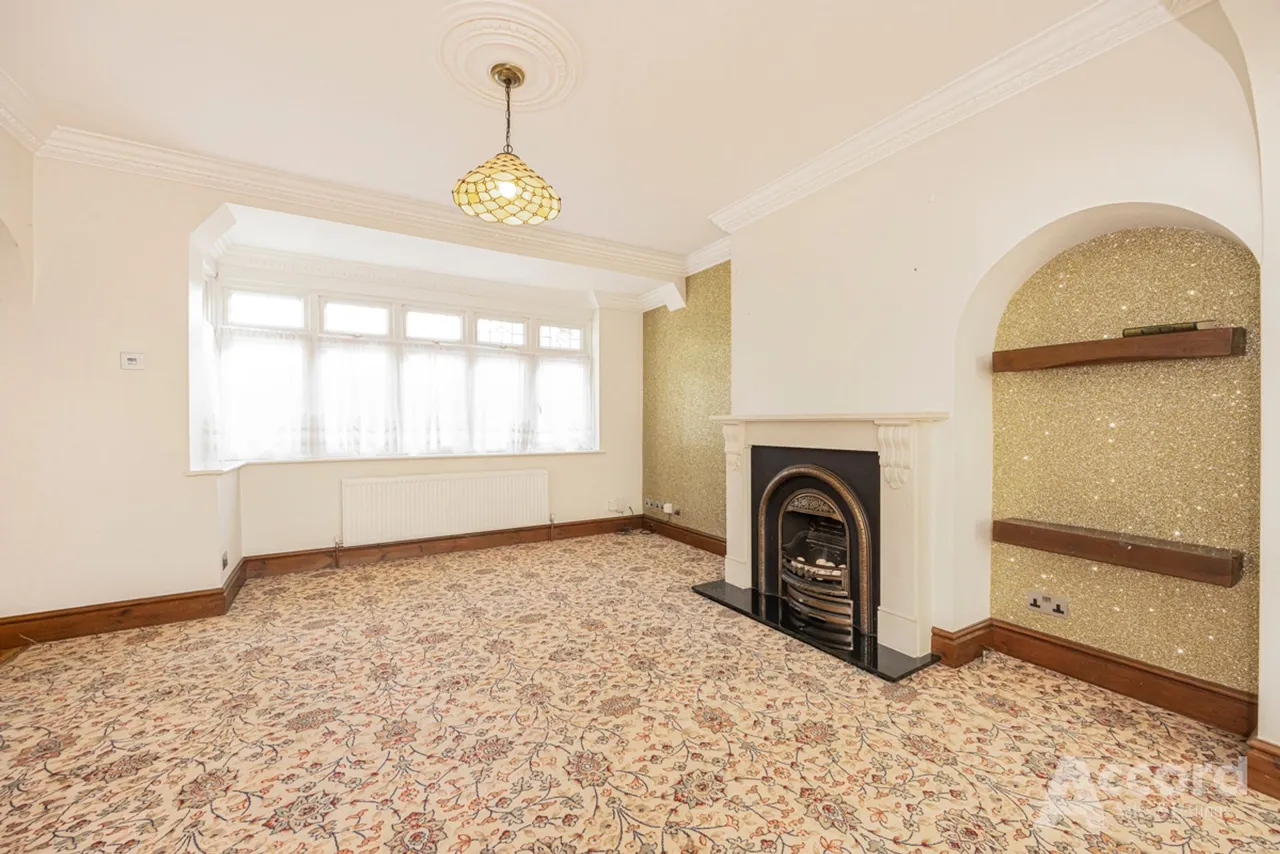 Pettits Boulevard, Romford, RM1, photo 4