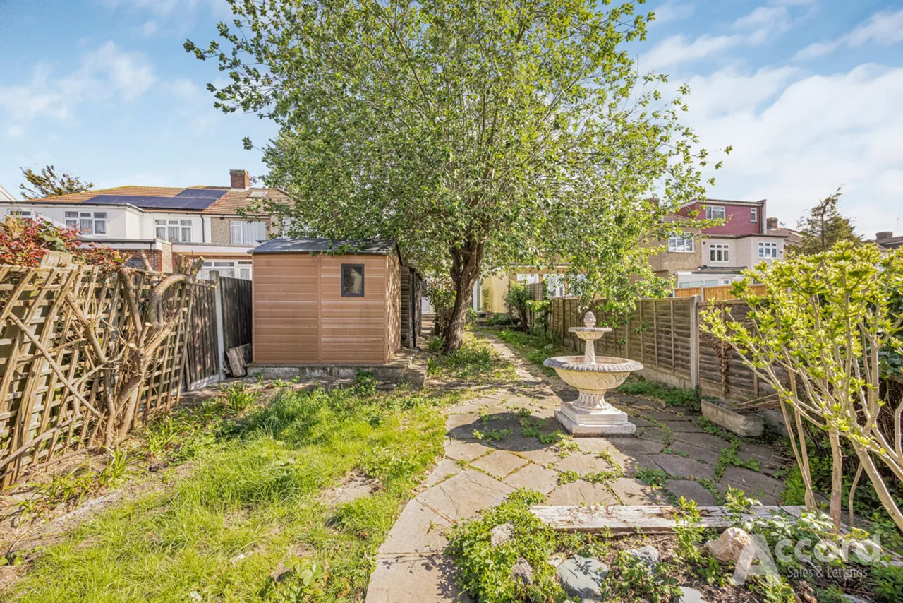 Pettits Boulevard, Romford, RM1, photo 43