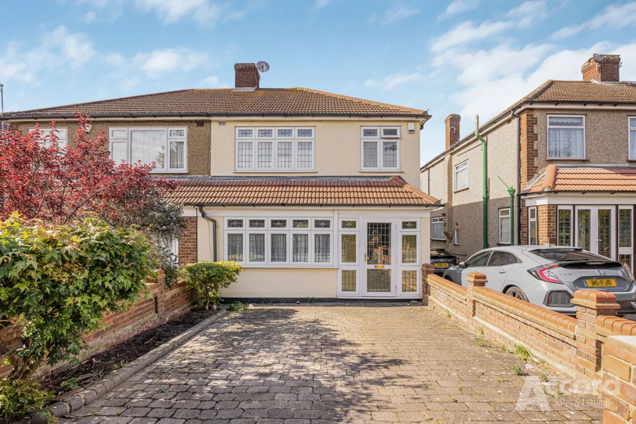 Pettits Boulevard, Romford, RM1, photo 46