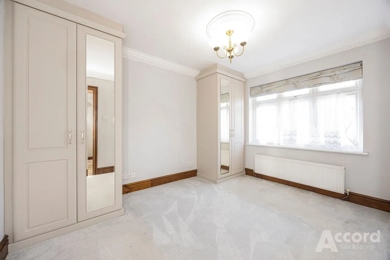 Pettits Boulevard, Romford, RM1, photo 36