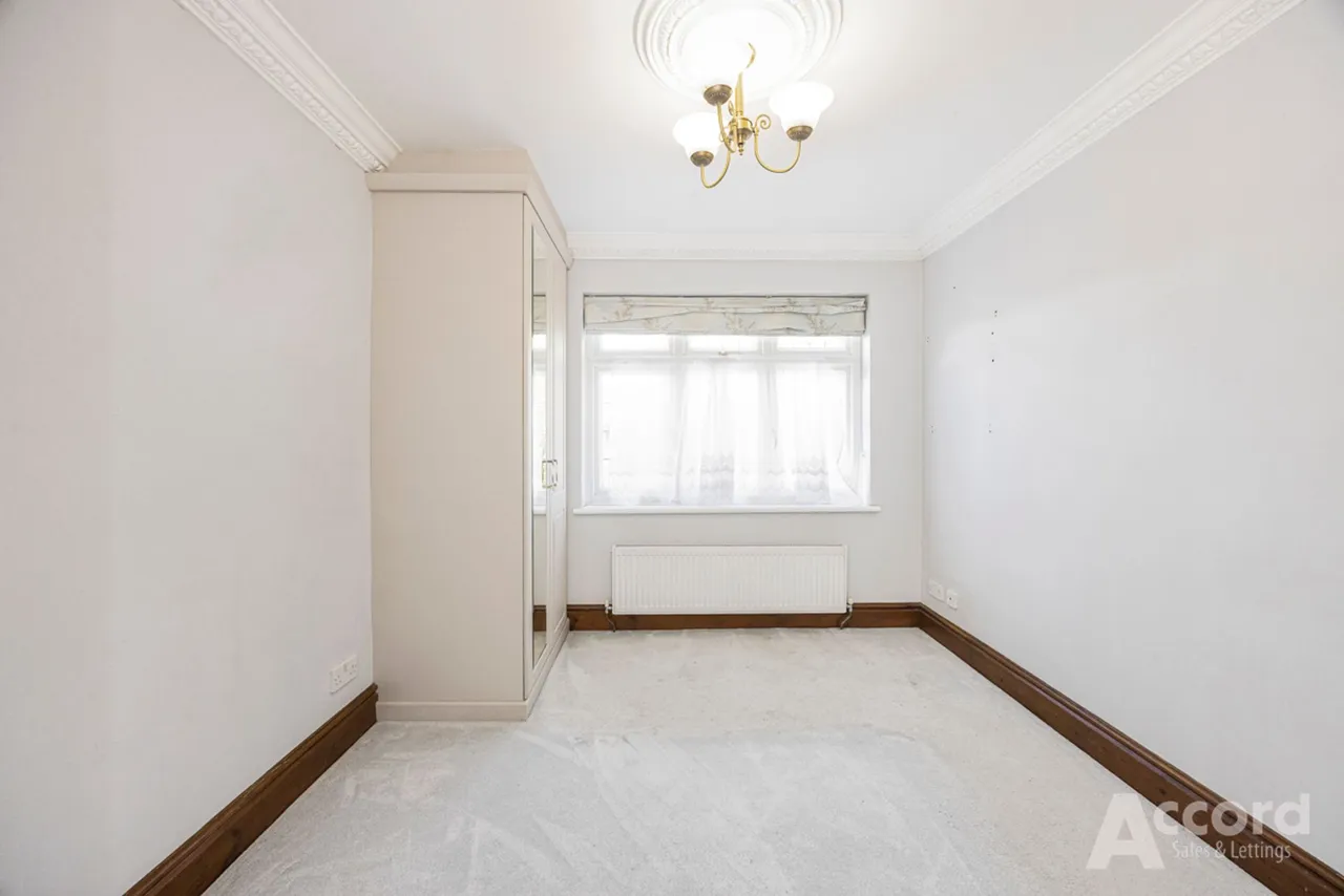 Pettits Boulevard, Romford, RM1, photo 38