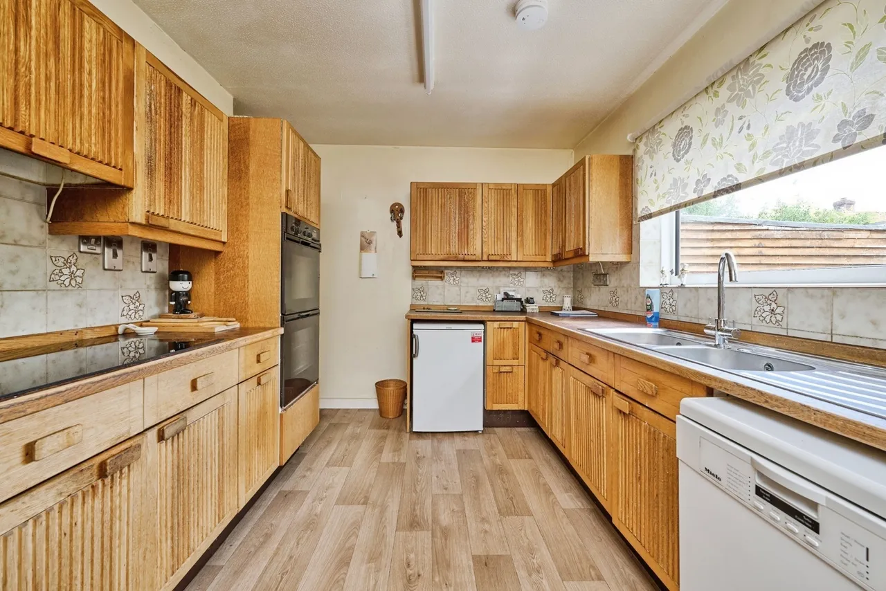St. Peters Street, Duxford, CB22, photo 5